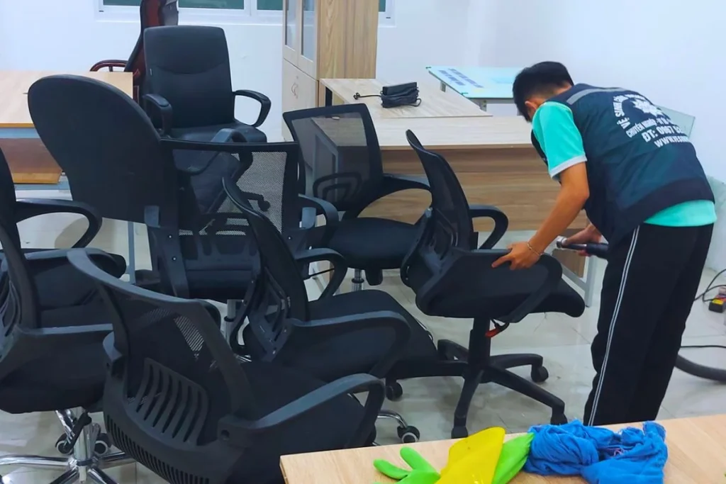 Dịch vụ giặt ghế sofa văn phòng