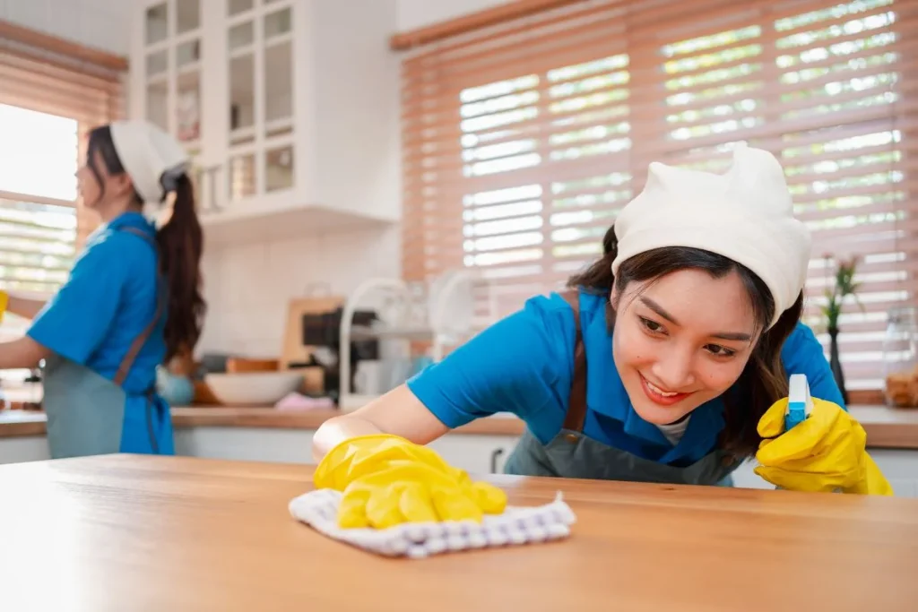 Làm sạch không gian sống thường xuyên