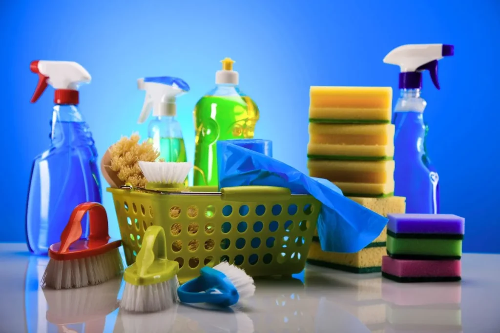 Go Vina cam kết vệ sinh biển hiệu an toàn, không gây hư hại với công nghệ và dung dịch chuyên dụng.